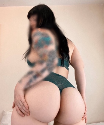 Живу в Москве, где каждым жестом и прикосновением привлекаю мужчин.
💋 Мои услуги насыщены вниманием и разнообразием. Массаж, ГФЕ, стриптиз - всё это я могу тебе предоставить. Ты в курсе, что мои губки – настоящий ароматный пирог, который хочется съесть? 👄
💃 Обладаю особыми умениями и опытом, чтобы сделать каждое наше свидание незабываемым. Отзывы и фото говорят сами за себя. Ты можешь быть уверен в качестве и комфорте в нашем встрече. 💫
✨ Не упускай возможность окунуться в море наслаждения со мной! Набери мой номер и вырази свои самые сокровенные фантазии. Ведь именно для этого я здесь! 📞 Рената